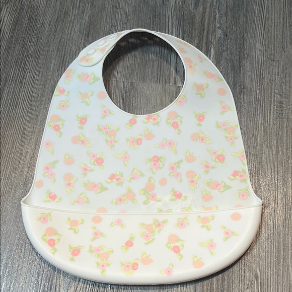 Set of 2 Silicon Bibs - Picture 4 of 8